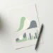HR-dashboard printout op wit bureau naast groen potplantje, met pen erop en zachte geometrische datakrommen, minimalistisch flatlay.